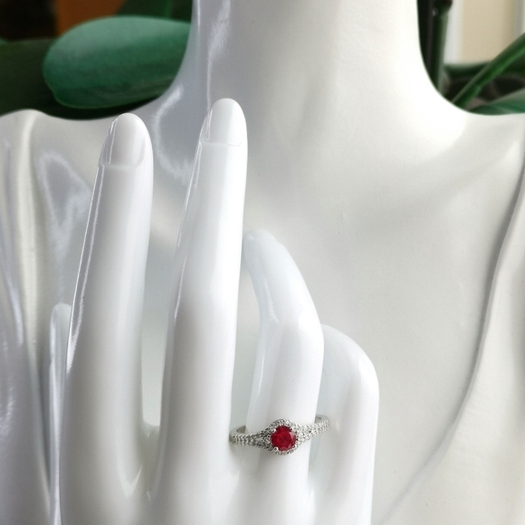 NEW  Ruby halo cz sterling silver ring size 8 - Picture 5 of 6
